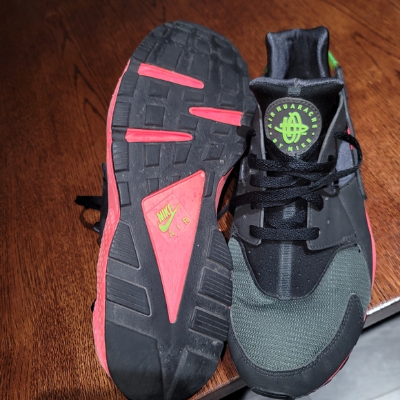 Nike Huaraches - Picture 7 of 7
